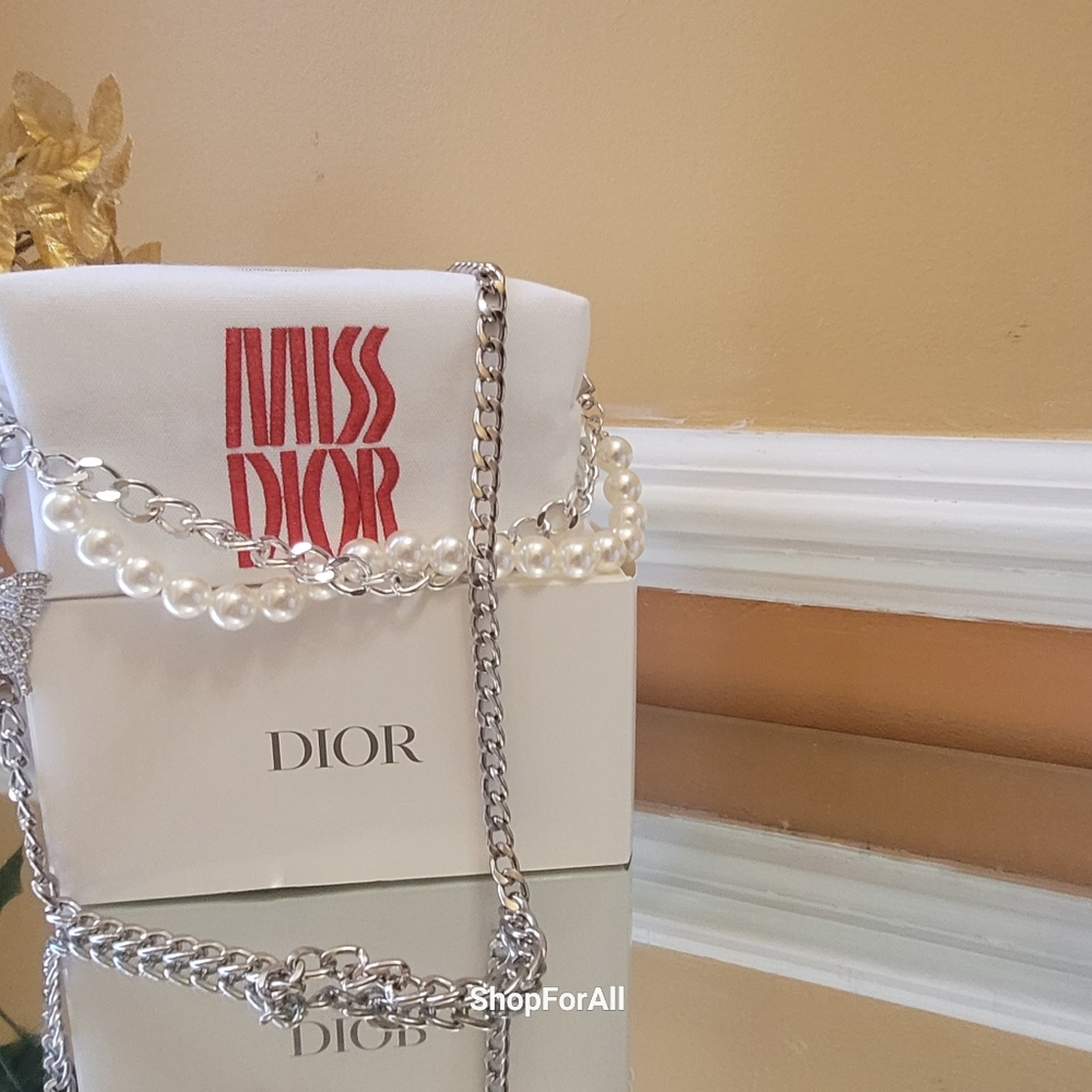 Host pick 🔥 🔥Dior 🔥🔥 - Picture 8 of 13